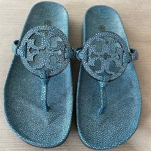NIB Tory Burch Miller Cloud Leather Thong Sandals.